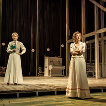 Review: SUMMERFOLK starring Sophie Rundle, National Theatre