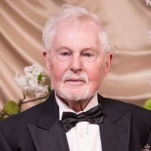 Derek Jacobi, Anjana Vasan, & More Join ONLY MURDERS IN THE BUILDING Season 6