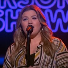 VIDEO: Kelly Clarkson Covers 'Who's Lovin' You?'