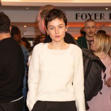 Emma Corrin and Jack Lowden to Lead PRIDE AND PREJUDICE Limited Series for Netflix