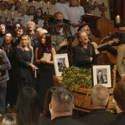 Video: Music Icons and Friends of Glen Hansard Sing Tributes at Dublin Funeral