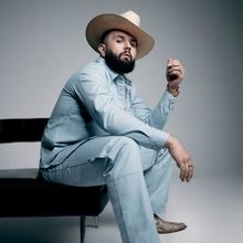 Video: Carín León Unveils 'Despídase bien'