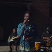 VIDEO: Leon Bridges ft. Terrace Martin & Robert Glasper Perform 'Sweeter' on THE…