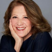 Broadhurst Theatre to Dim Lights in Honor of Linda Lavin