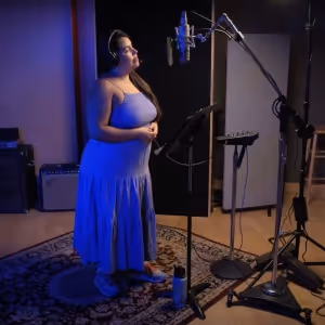 Exclusive Video: 'I Miss The Mountains' From Florencia Cuenca's BROADWAY EN SPANGLISH