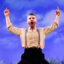 BWW Review: STONES IN HIS POCKETS, Theatre Royal Brighton