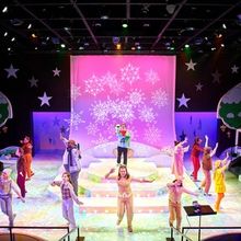 Review: PIGEON Gets a World-Premiere Holiday Show at FIRST STAGE