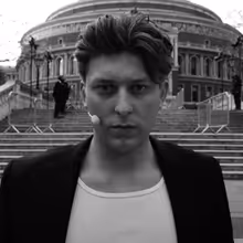 Video: Tom Francis Performs 'Sunset Boulevard' at the 2024 Olivier Awards