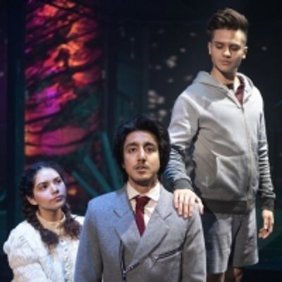 BWW Review: SPRING AWAKENING at University Of Texas At Austin Wears Its Heart on Its Sleeve