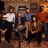 Tyler Childers Confirms 2023 'Send in the Hounds Tour'