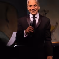 Review: TONY DANZA STANDARDS & STORIES at The Café Carlyle by Guest Reviewer Andrew…