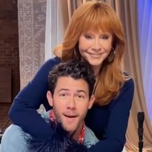 Video: Reba McEntire & Nick Jonas Recreate Broadway Throwback Photo