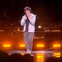 Video: NEXT TO NORMAL Cast Performs a Medley at the 2024 Olivier Awards Video