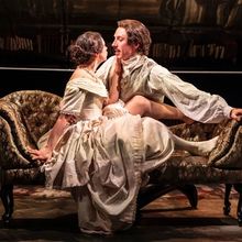 Review: VICTORIA: A QUEEN UNBOUND, Watermill Theatre
