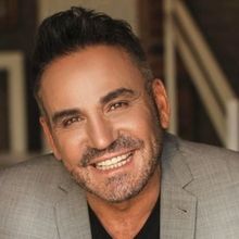 Review: ANDRE SCHWARTZ: ANY DREAM WILL DO – MY PAD MET WEBBER at Theatre On The Bay