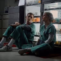 Jessica Chastain & Eddie Redmayne Star in THE GOOD NURSE on Netflix