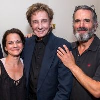 Photo Flash: Barry Manilow Visits FIDDLER ON THE ROOF IN YIDDISH
