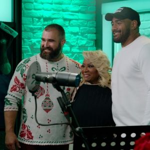 NFL Eagles' Jordan Mailata & Patti LaBelle Duet Together on 'This Christmas' Out…