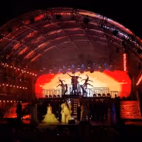 Review: THE GRAND SHOW IN ST. MARGARETHEN'S QUARRY