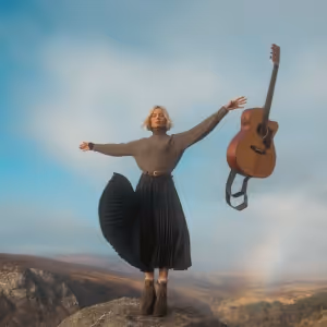 Scottish Singer Nina Nesbitt Shares New Track 'Mansion'