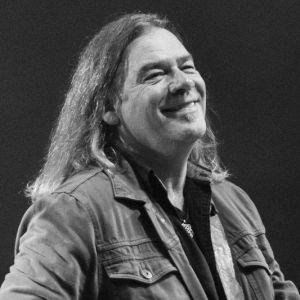 Alan Doyle Announces New Single 'Welcome Home' & 2024 North American Tour