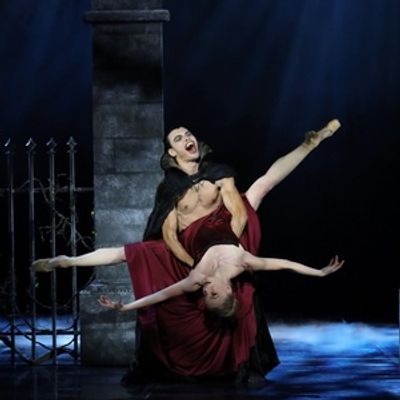 Review: Cape Town City Ballet's DRACULA is Sublime at the Artscape