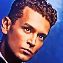 BWW Review: MICHAEL LONGORIA dazzled in 'Like They Do In the Movies' at The Green Roo