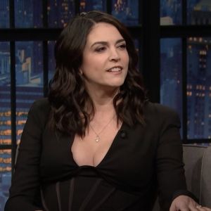 Video: Cecily Strong Reveals Engagement on LATE NIGHT WITH SETH MEYERS