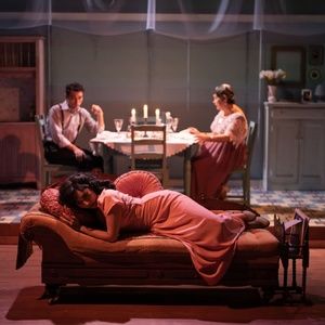 Review: THE GLASS MENAGERIE at Shaking The Tree