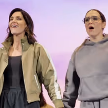 Video: Watch the BEACHES Cast Rehearse With the Orchestra For the First Time