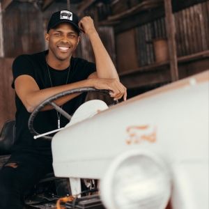 Conor Clemmons Declares 'It Chose Me' on New Single
