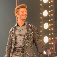 Video: Nick Fradiani Hits Milestone 1,000th Performance of A BEAUTIFUL NOISE
