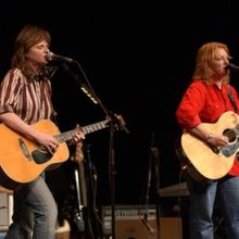 Mountain Stage Releases Recording Of Indigo Girls 'Closer To Fine'