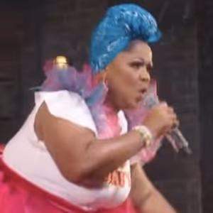 Video: Cheryl Porter Gives Voice Lesson to & JULIET Audience Before Sing-Along Show