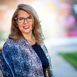 Interview: Director Julia Rodriguez-Elliott of COME FROM AWAY at A Noise Within