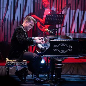 Jonathan Roxmouth To Return To Theatre On The Bay With KEY CHANGE – MY FAVOURITE…