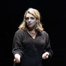 SO LUCKY Star Jessica Daley Travels Hours to Sing Role of Eva Peron in Curve's EVITA 