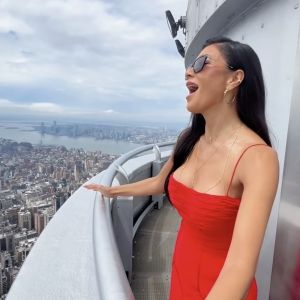 Video: Nicole Scherzinger Is 'Home At Last' in NYC Ahead of SUNSET BOULEVARD…
