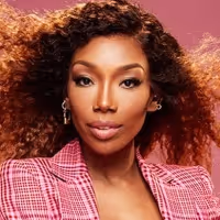 Brandy Inks Partnership With Motown Records