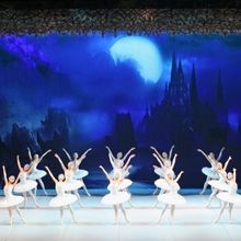 SWAN LAKE is Coming to 71 Cities With World Ballet Series