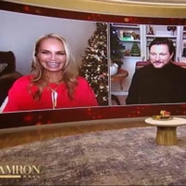 VIDEO: Kristin Chenoweth & Ty Herndon Perform Holiday Duet 'Orphans of God' on TAMRON HALL - Broadway Theater Video