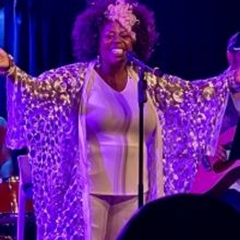 BWW Review: WE'RE BACK. LILLIAS WHITE is a Force of Nature at The Green Room 42