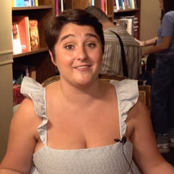 Emma Benson Shares the Secrets of Swinging Nine Roles in HEATHERS Photo