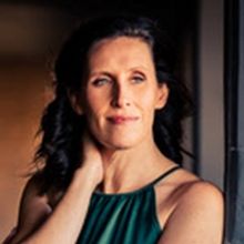 Edie Carey Releases New Album 'The Veil'