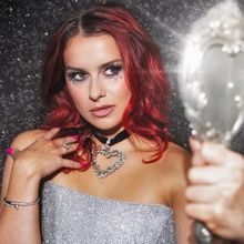 Abigail Barlow Releases Third Single 'Mirror, Mirror'