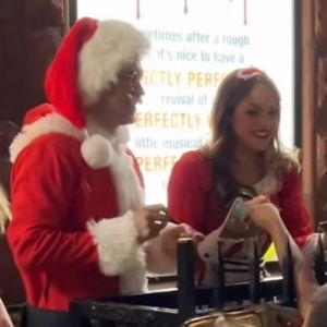 Video: Liz Gillies & Graham Phillips Celebrate 'Half Christmas' at LITTLE SHOP OF HORRORS