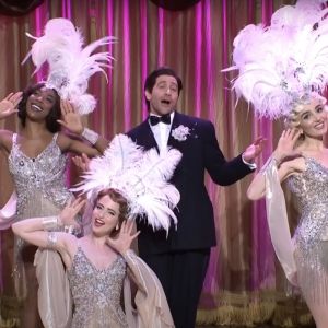 Video: Jake Gyllenhaal Sings Boyz II Men and FOLLIES Parodies on SNL Season Finale