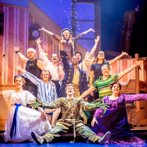 Review: PETER PAN GOES WRONG, Lyric Theatre