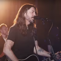 VIDEO: Foo Fighters Perform 'Waiting on a War' on THE LATE LATE SHOW Video