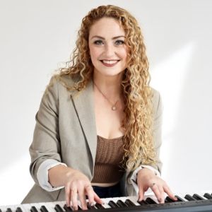 Review: EMILY KRISTEN MORRIS CONCERT AND MUSICAL THEATRE MASTERCLASS at The Journey…